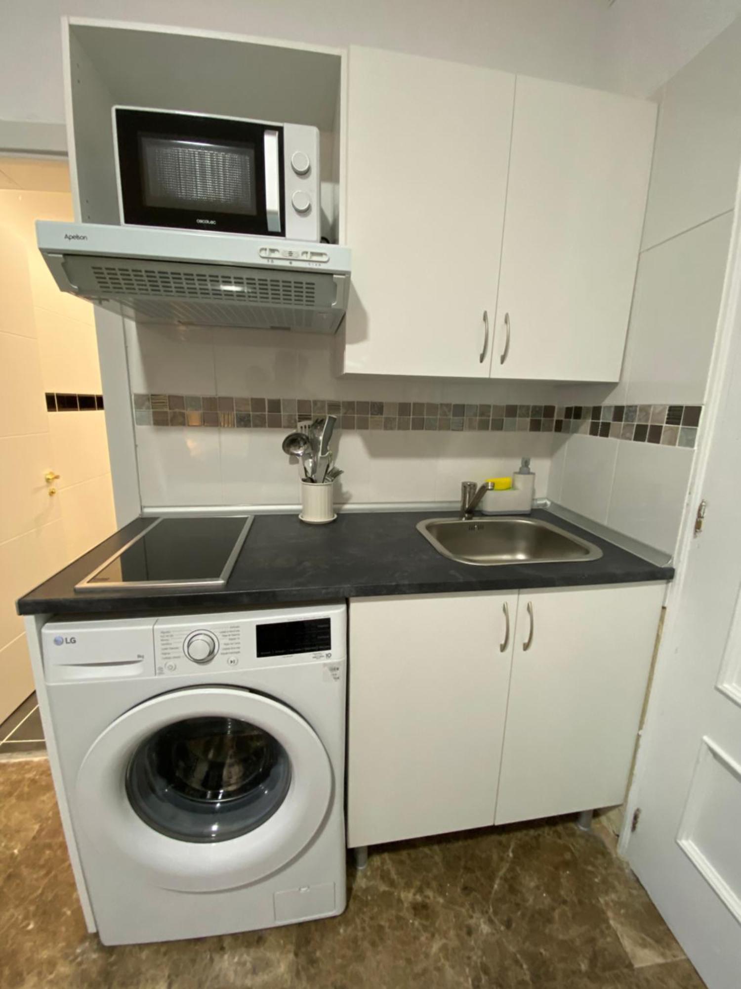 Apartamentos Econostay Fuencarral Madryt Zewnętrze zdjęcie