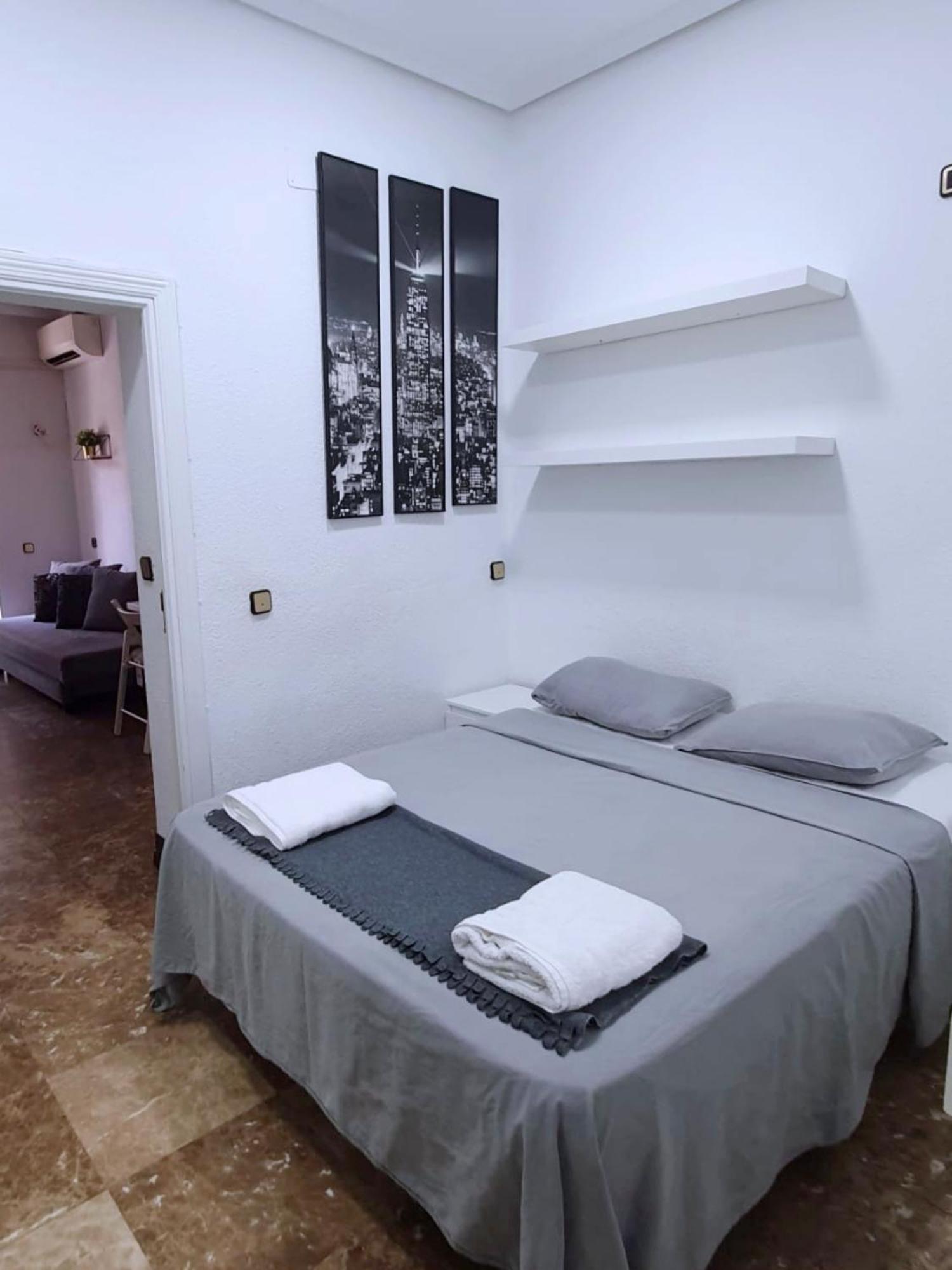 Apartamentos Econostay Fuencarral Madryt Zewnętrze zdjęcie